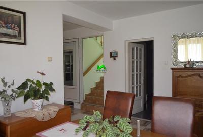 Casă individuală cu 6 camere în Turnișor