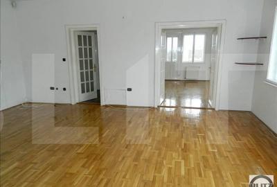 Spatiu cu destinatii multiple, 668 mp utili, 7 locuri parcar - 7