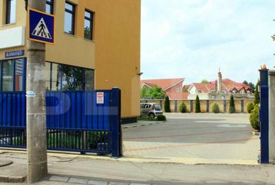 Spațiu comercial, de 405 mp, în Central - 13