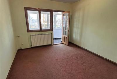 Apartament cu 3 camere semidecomandat în Podu Roș - 6