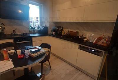 Apartament cu 3 camere semidecomandat, mobilat în Calea Călărașilor - 25