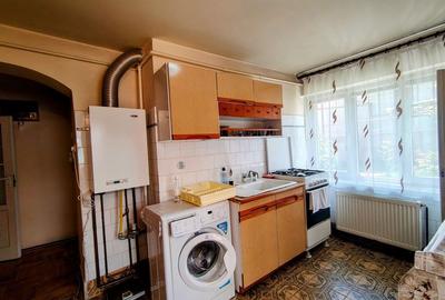 Casă cu 3 camere în Lupeni - 1