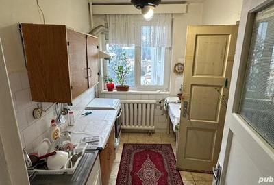 Apartament cu 3 camere semidecomandat în 1 Mai - 10