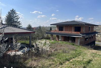 Casă cu 5 camere cu Teren 684 Mp în Spitalul Județean - 4
