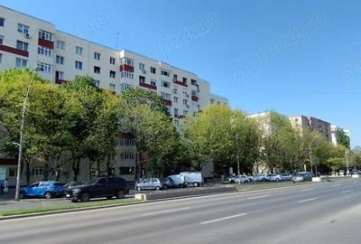 Apartament cu 3 camere decomandat, mobilat în Berceni