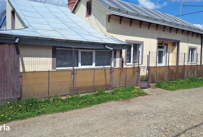 Casă cu 3 camere în CFR - 1