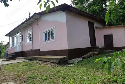 Casa 80 mp + 2.982 mp teren, Costuleni Ia?i, DN28 58.000 negociabil - 2