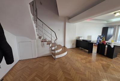 Unirii la intersectie cu strada Traian, stradal, 10 minute metrou - 12