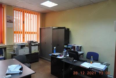 Spațiu comercial, de 320 mp, în Central - 4