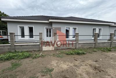 Duplex cu 3 camere cu Canalizare în Utvin - 1