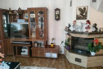 Casă cu 8 camere cu Teren 488 Mp în Marginea - 8