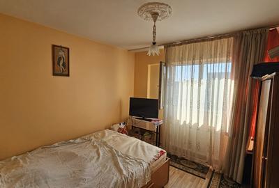 Apartament cu 2 camere decomandat în B-dul București - 2
