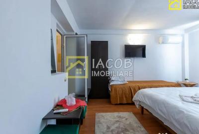 Casă cu 8 camere cu Teren 767 Mp în Dumbrava - 1