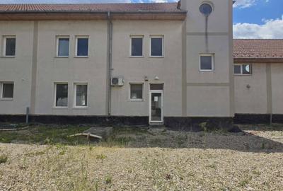 Spațiu comercial, de 1,127 mp, în Central - 4