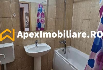 Garsonieră decomandată în Titan