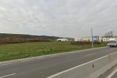 Teren de 12800 mp, în Central