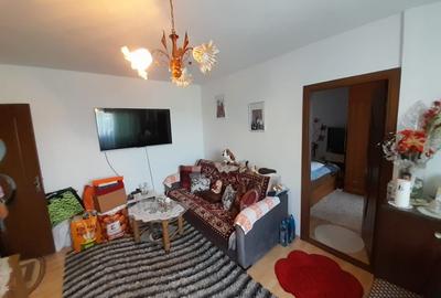 Apartament cu 2 camere semidecomandat, mobilat în Decebal - 1