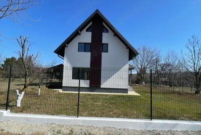 Casă cu Teren 440 Mp în Brebu - 2