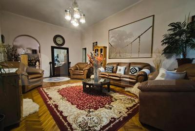 Casa 9 camere, 200 mp utili, zona Bd. Titulescu - 28