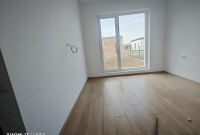 Casa individuala- 3 camere- 343mp teren - 15