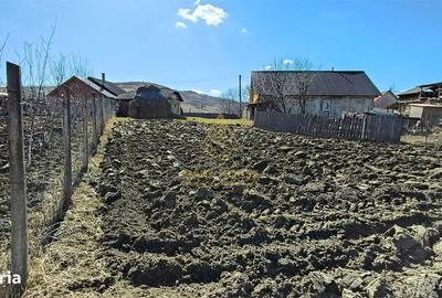 Teren de 2270 mp, în Odobești - 3