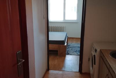 Garsonieră semidecomandată în CET - 4