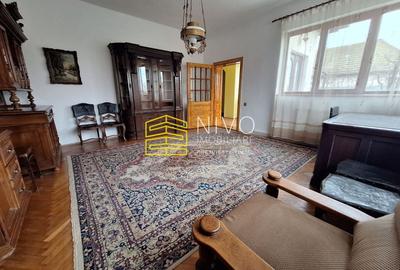 Casă individuală cu 3 camere cu Canalizare în Central - 2