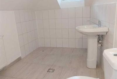 Vanzare apartament 2 camere, bloc mic, Polona Vanzare apartament 2 camere, bloc mic, Polona - 5