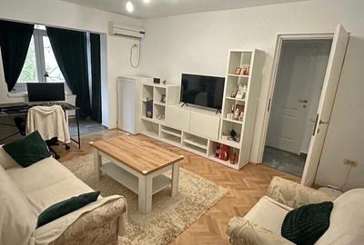 Apartament cu 3 camere semidecomandat în Central - 2