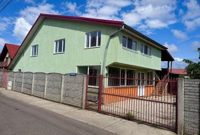 Casă individuală cu 18 camere cu Canalizare în Moșnița Nouă - 1