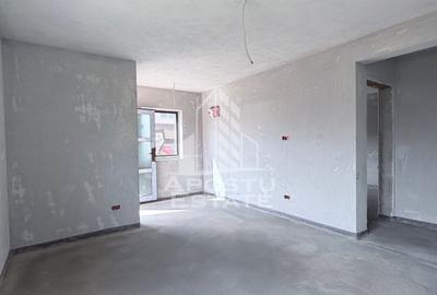 Duplex cu 4 camere cu Canalizare în Sânmihaiu Român - 6