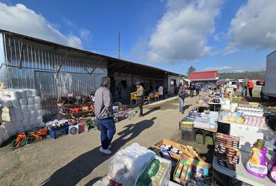 Spatii comerciale + Afacere la Cheie in targurile saptamanale(Tescani,Livezi) - 7
