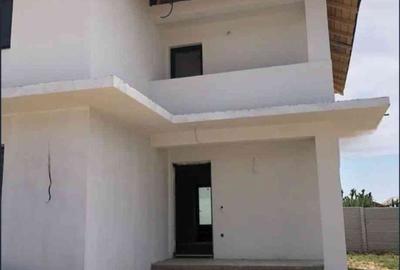 Casă cu 4 camere cu Teren 250 Mp în Malu Mare - 4