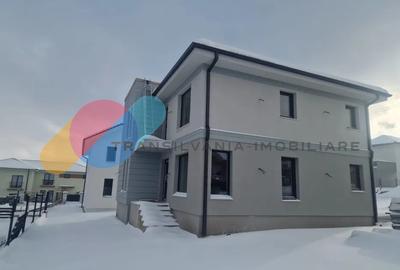 Casă individuală cu 4 camere cu Canalizare în Chinteni - 3