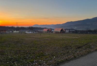 Teren de 2100 mp, în Exterior Vest - 1