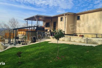 Casă cu 3 camere cu Teren 900 Mp în Central - 2