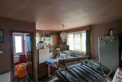 Vand casa cu etaj 4 camere Mera - 8