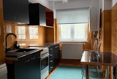 Apartament cu 3 camere decomandat, mobilat în Central - 1