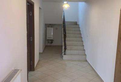 Casă cu 4 camere în Tătărași - 3