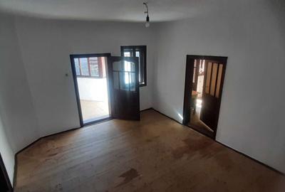 Casă cu 4 camere în Central - 8