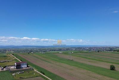 Teren de 36977 mp, în Central - 9