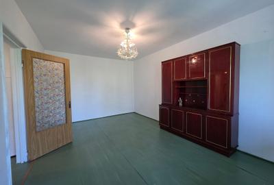 Apartament cu 2 camere decomandat, mobilat în Titan