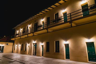 Afacere la cheie: Pensiune, Imobil 10 camere + 1 apartament, zona Iulius Mall - 1