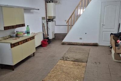 Vand garaj cu mansarda - 1