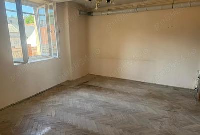De vanzare imobil deosebit in inima Bra?ovului,str.Republicii nr. 9, ap. 5! - 2