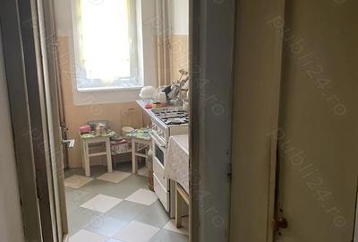 Apartament cu 3 camere semidecomandat în Central - 2