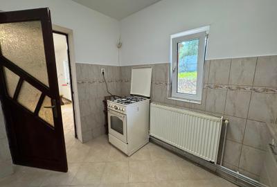 Casa cu 4 camere Bucium - 8