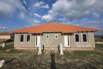 Casă cu 3 camere cu Teren 276 Mp în Parța - 8