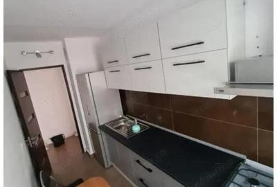 Apartament cu 3 camere semidecomandat, mobilat în Craiovița Nouă - 2