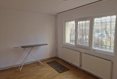 Apartament cu 3 camere semidecomandat în Titan - 9